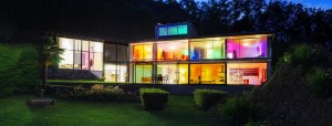 Casa iluminación de colores